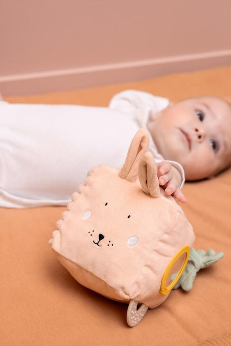 Vauvan aktiviteettilelu kuutio