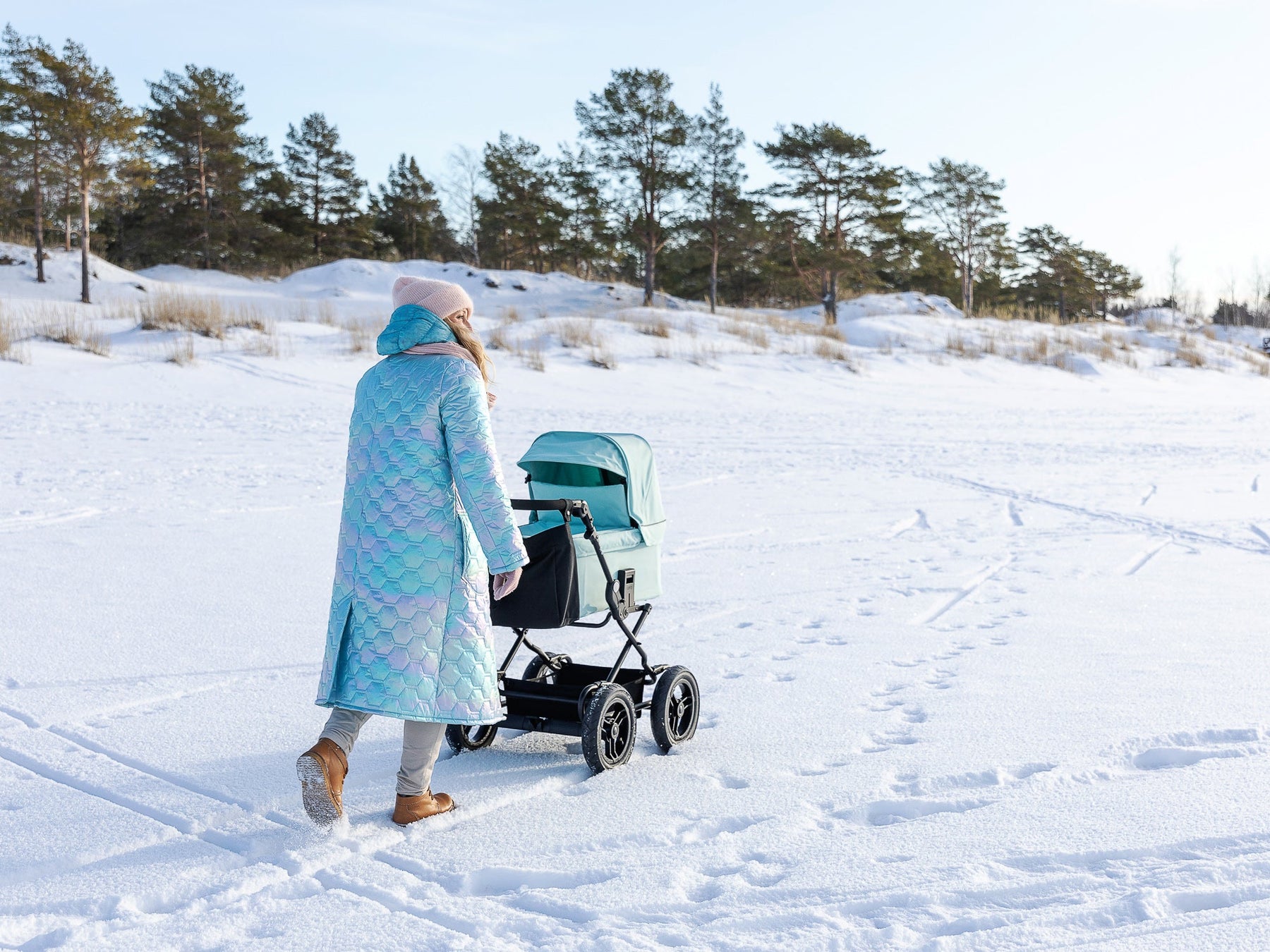 Lastenvaunut, jotka kulkevat lumessa