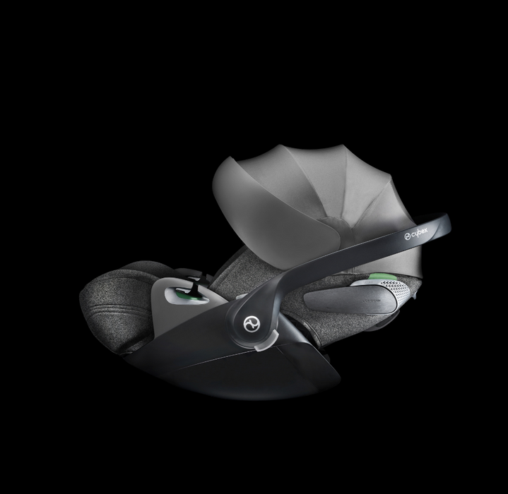 Cybexin Cloud T kaukalo sivusta kuvattuna, pitkä kuomu