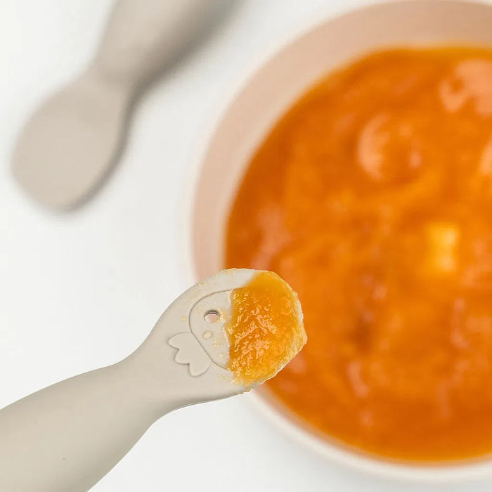 Done by Deer vauvan maistelusikat ruoassa beigen värissä