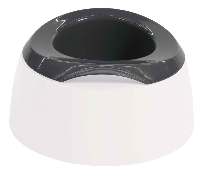 Luma-merkkinen valkoinen potta mustalla istuinosalla