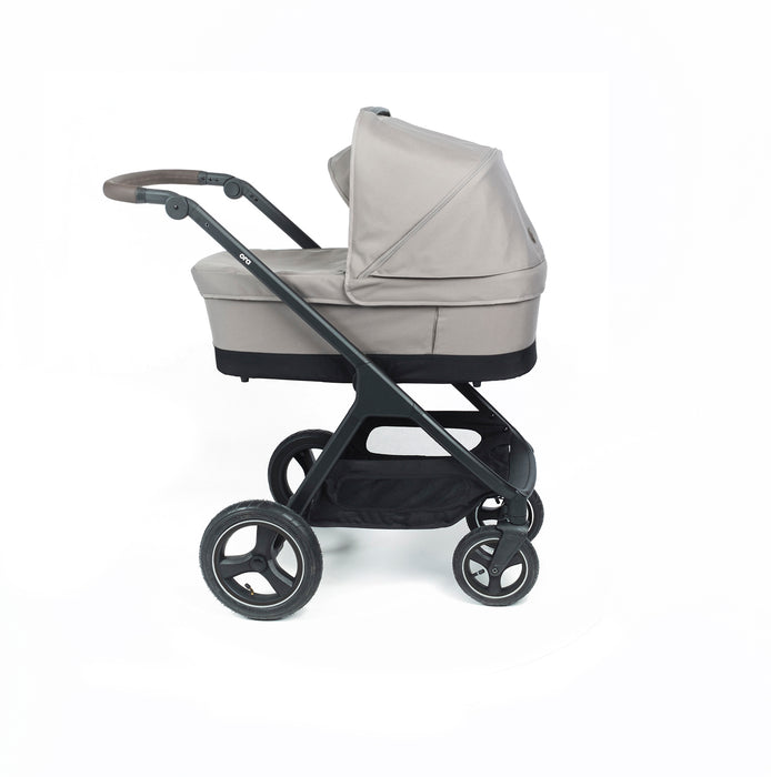 Otso yhdistelmävaunut Kivi-värissä, kääntyvät etupyörät