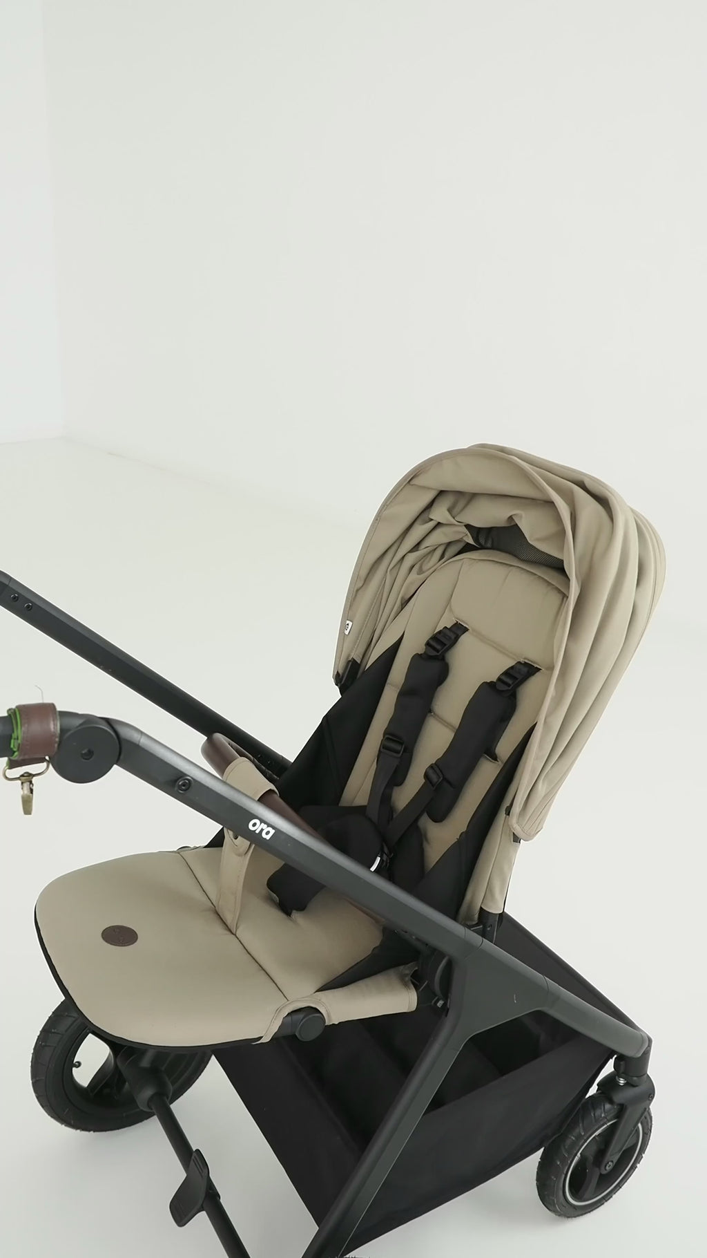 Video Ora Otso kuomun asennot